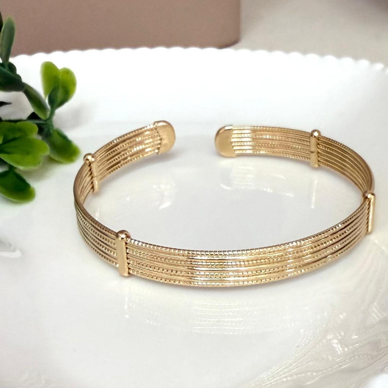 Bracelete Folheado A Ouro Largo
