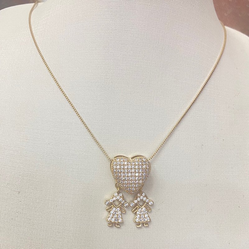 Colar Com 2 Meninas Com Zirconias Com Pingente De Coração