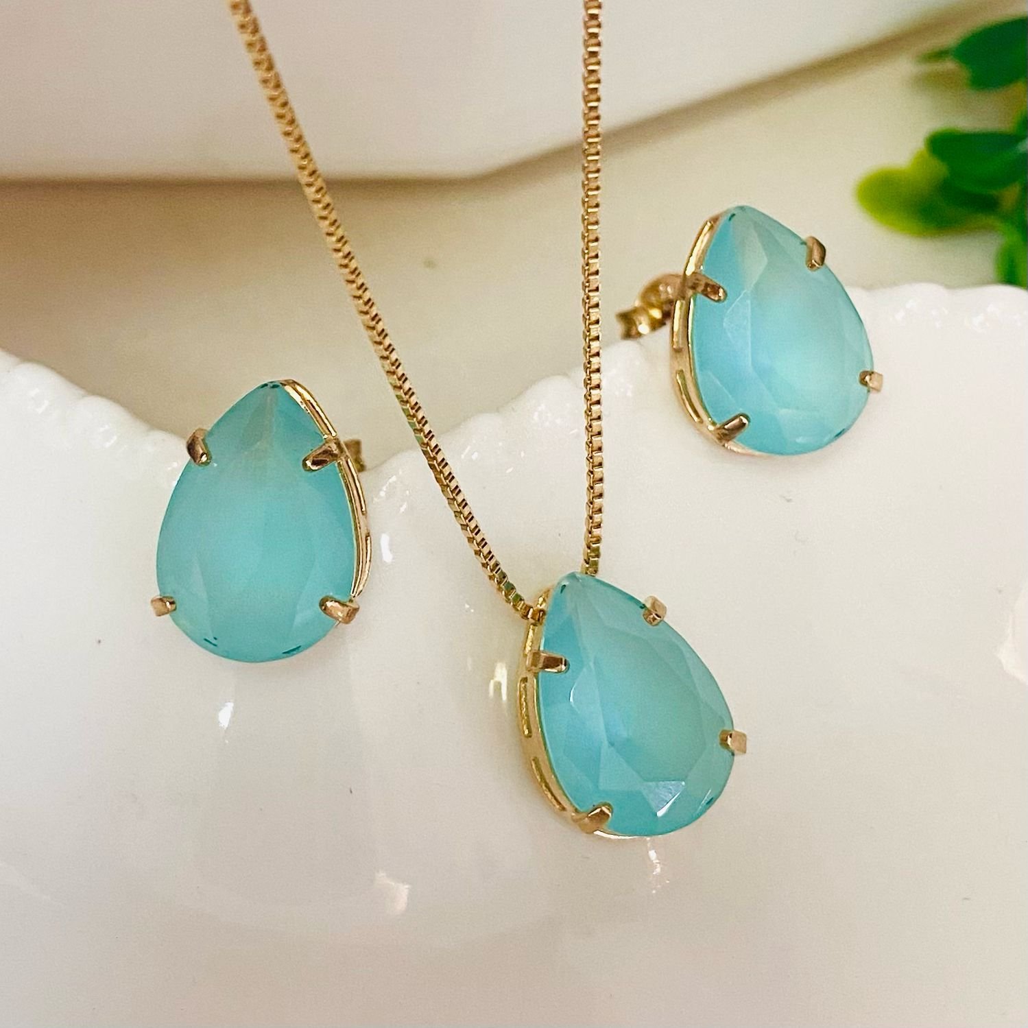 Conjunto Gota Folheado A Ouro Azul Leitoso