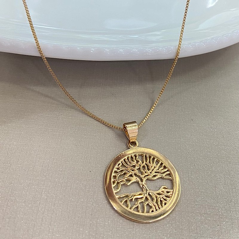 COLAR COM PINGENTE DE ARVORE DA VIDA FOLHEADO A OURO
