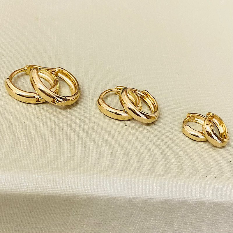 BRINCO TRIO DE ARGOLAS FOLHEADO A OURO