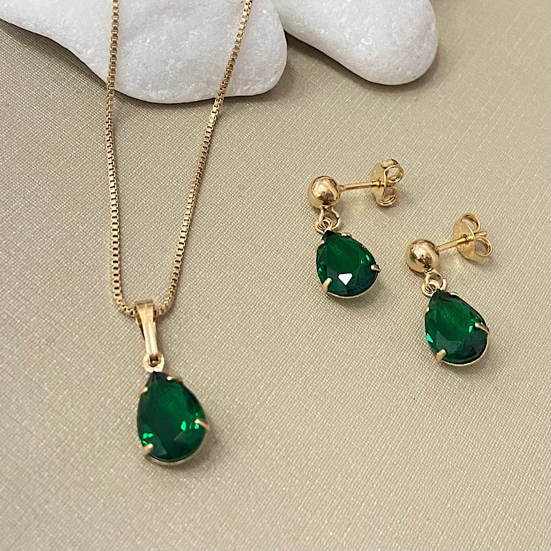 CONJUNTO BRINCOS COLAR GOTA VERDE FOLHEADO A OURO