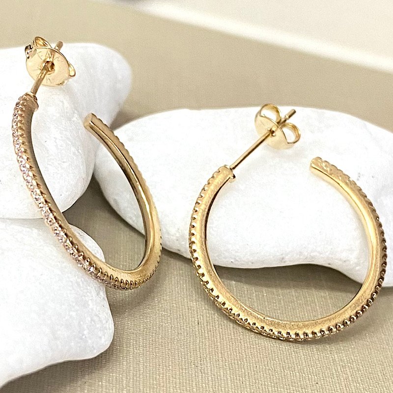 BRINCO DE ARGOLA COM ZIRCONIA FOLHEADO A OURO