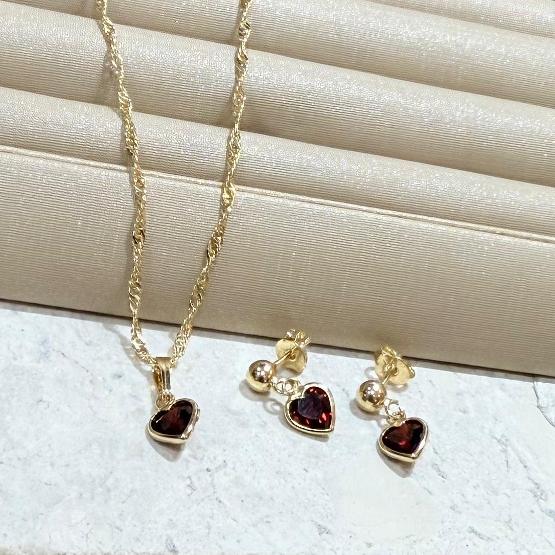 Conjunto De Coração Com Zirconia Folheado A Ouro