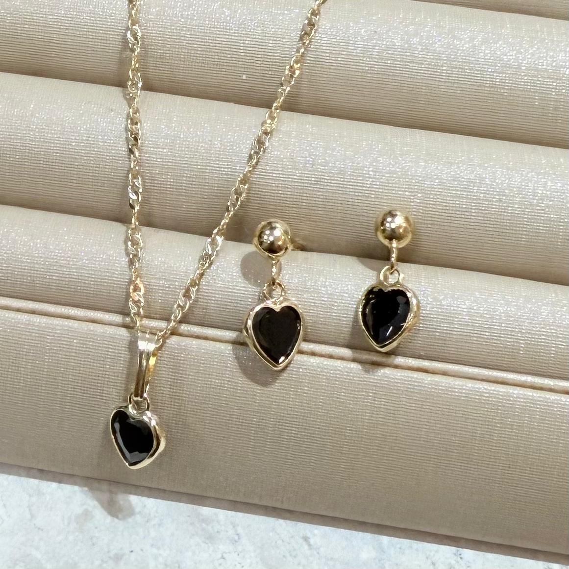 Conjunto De Coração Com Zirconia Folheado A Ouro