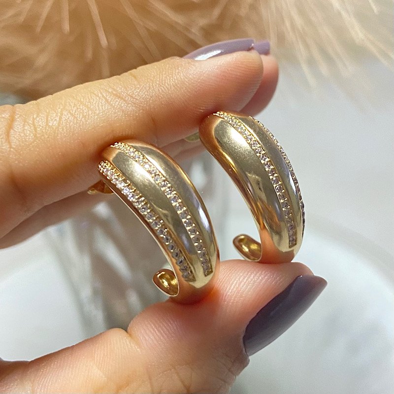 BRINCO DE ARGOLA COM ZIRCONIA FOLHEADO A OURO