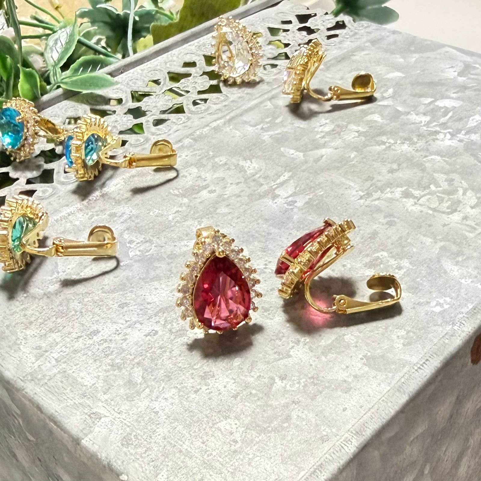 Brinco De Pressão Luxo Com Zircônia Folheado A Ouro