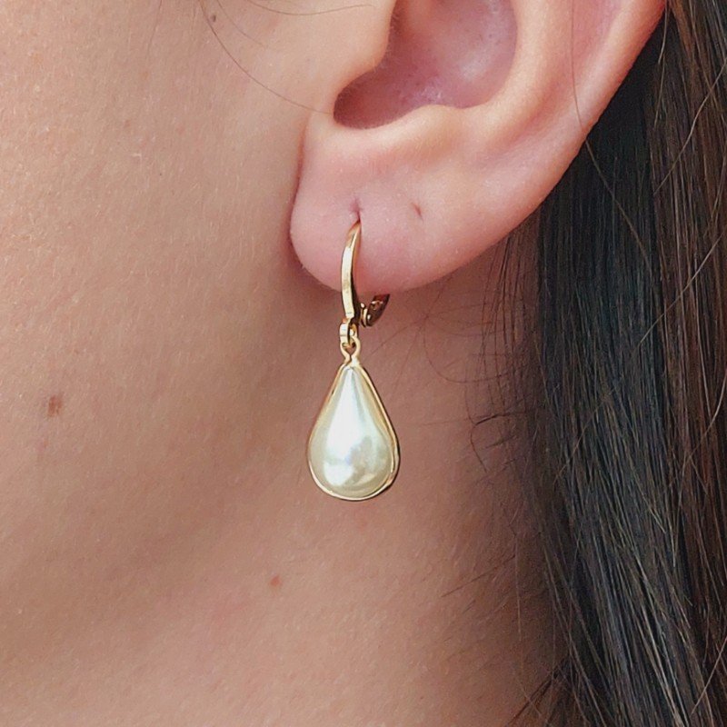 Brinco De Argola Com Perola De Gota Folheado A Ouro