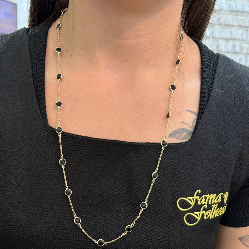 Colar Com Pedra Preta Longo Folheado A Ouro