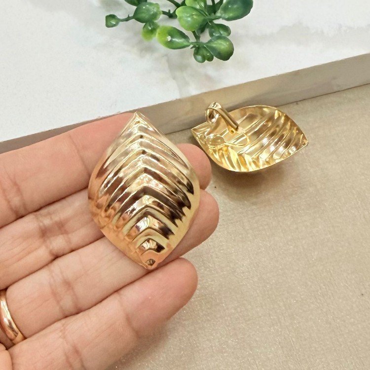 Brinco De Pressão Grande Folheado A Ouro