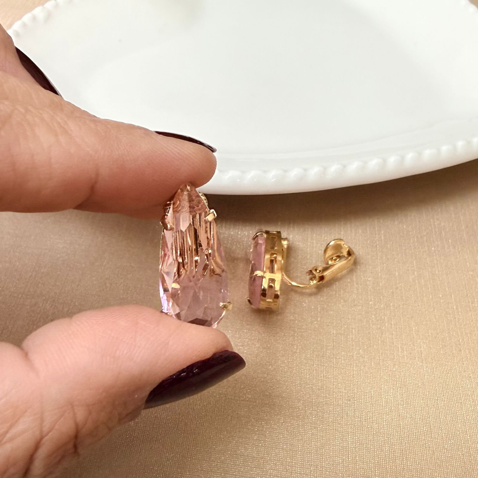 Brinco De Pressão Pedra Gota Rosa Folheado A Ouro