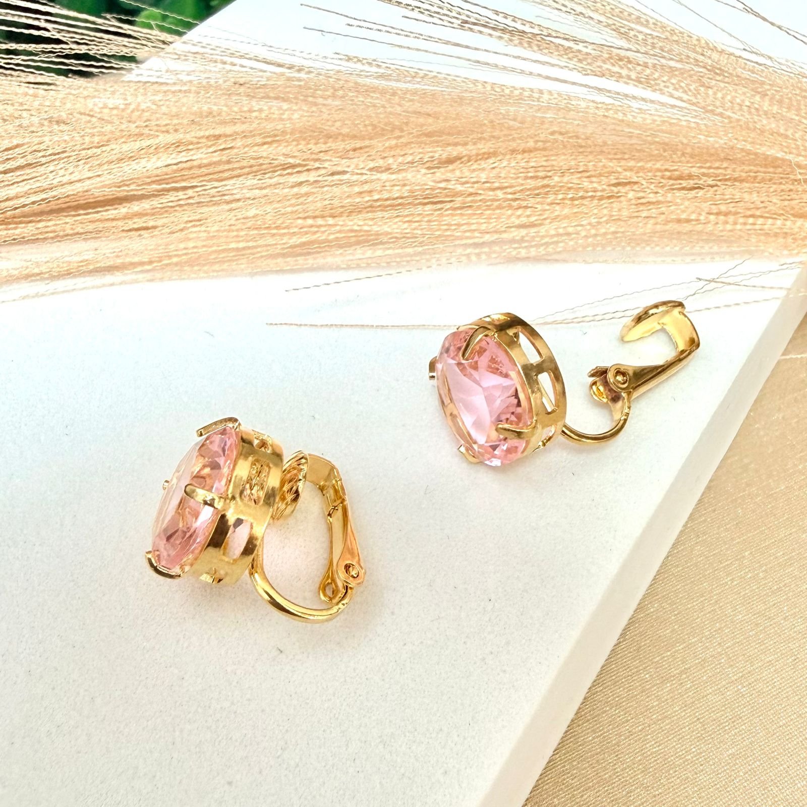 Brinco De Pressão Zirconia Redonda Rosa Folheado A Ouro