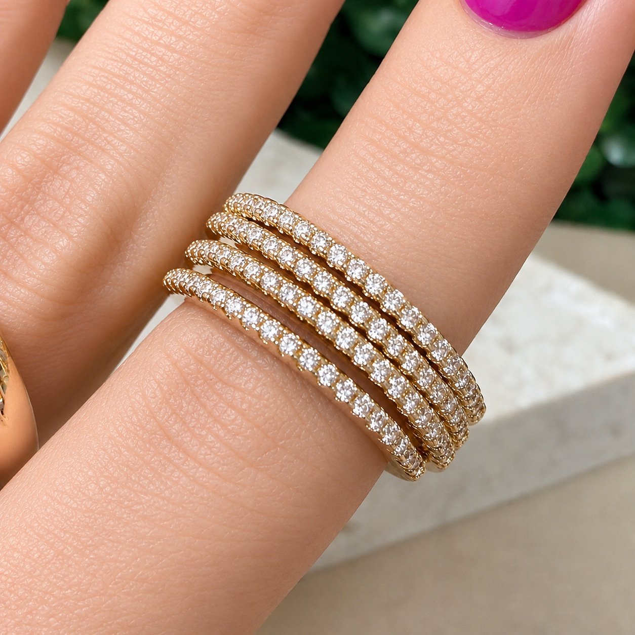 Anel Com 4 Meias Alianças Com Zirconia Folheado A Ouro