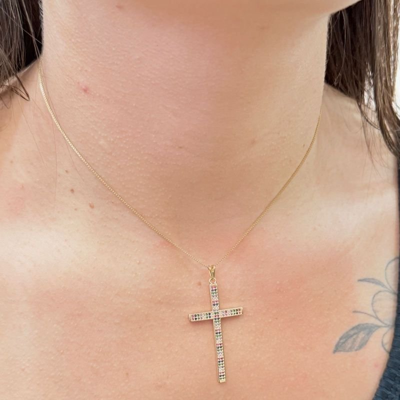 Colar Com Cruz Zirconia Colorida Folheado A Ouro 18k