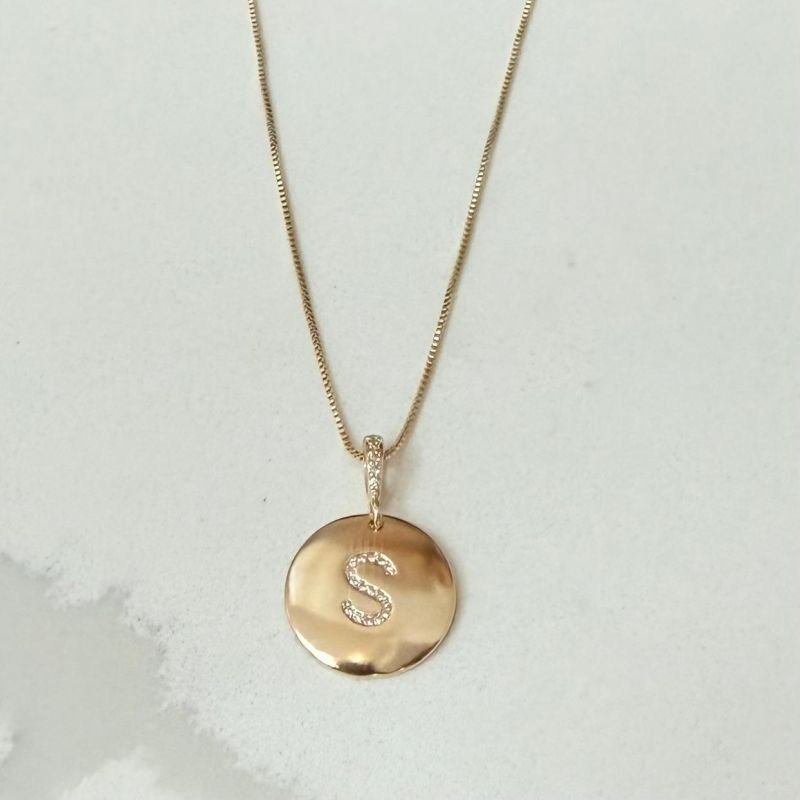 Colar Letra S Com Zirconias Folheado A Ouro 18k