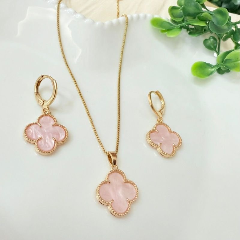 Conjunto Brincos+colar Trevo Folheado A Ouro 18k