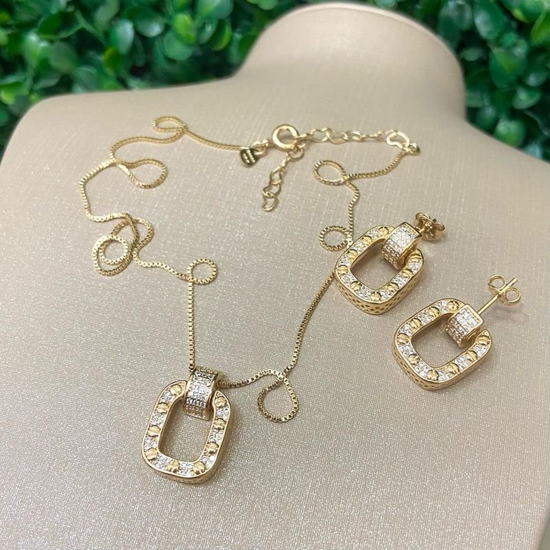Conjunto Feminino Folheado A Ouro 18k - Corrente Com Pingente E Brinco Delicado