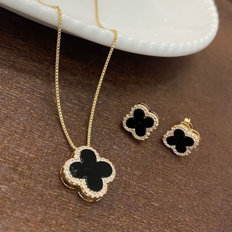 Conjunto De Trevo De Quatro Folhas Com Zirconias
