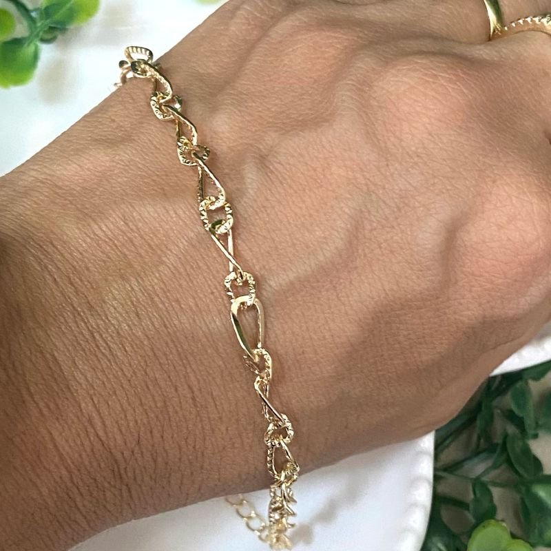 Pulseira Elos Trabalhada Folheado A Ouro